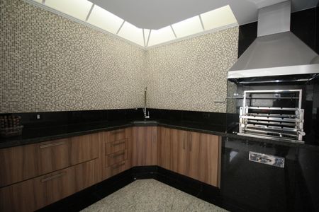 Apartamento para alugar com 300m², 3 quartos e 4 vagas