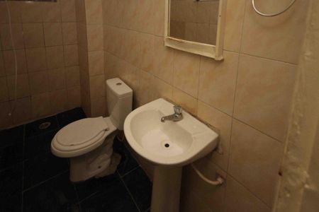 Casa para alugar com 59m², 1 quarto e sem vagaBanheiro