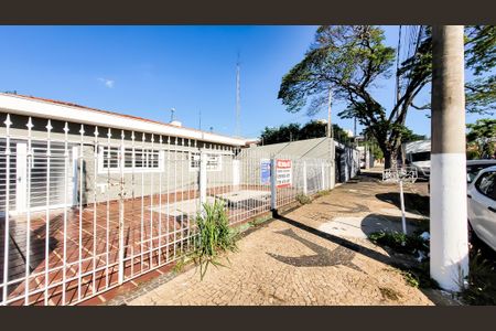 Casa para alugar com 100m², 2 quartos e 4 vagasFachada