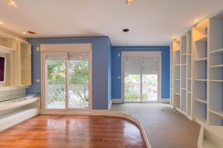 Casa à venda com 236m², 2 quartos e 2 vagasSala de TV