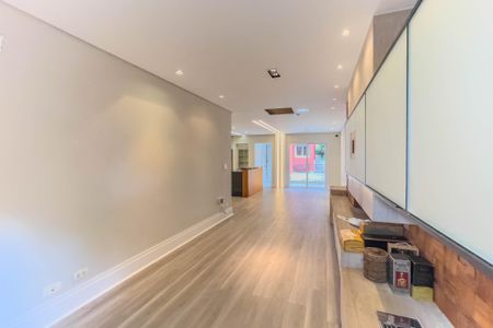 Casa à venda com 236m², 2 quartos e 2 vagasSala e cozinha