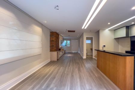 Casa à venda com 236m², 2 quartos e 2 vagasSala e cozinha