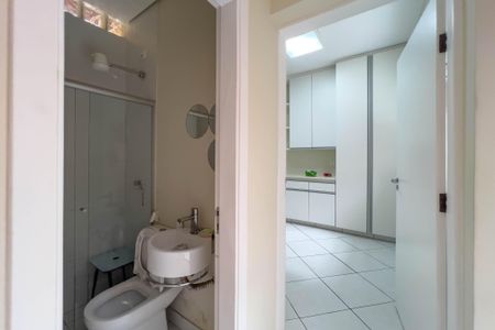 Casa à venda com 236m², 2 quartos e 2 vagasÁrea de serviço