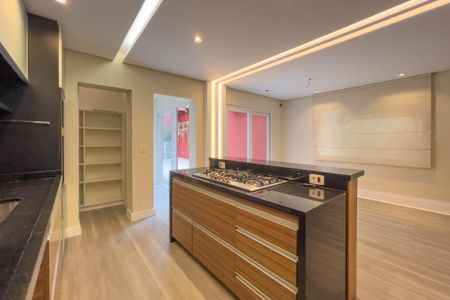 Casa à venda com 236m², 2 quartos e 2 vagasSala e cozinha