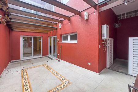 Casa à venda com 236m², 2 quartos e 2 vagasQuintal