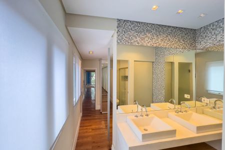 Casa à venda com 236m², 2 quartos e 2 vagasCloset do quarto 1