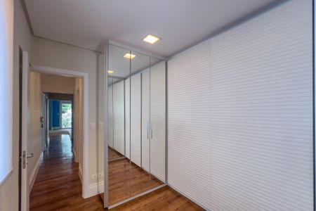 Casa à venda com 236m², 2 quartos e 2 vagasCloset do quarto 1