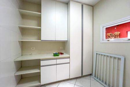 Casa à venda com 236m², 2 quartos e 2 vagasÁrea de serviço