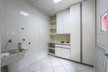 Casa à venda com 236m², 2 quartos e 2 vagasÁrea de serviço