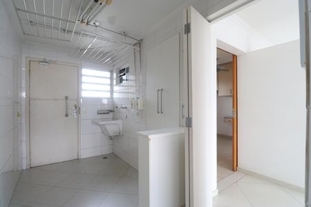 Apartamento à venda com 124m², 2 quartos e 1 vagaÁrea de Serviço