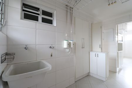 Apartamento à venda com 124m², 2 quartos e 1 vagaÁrea de Serviço