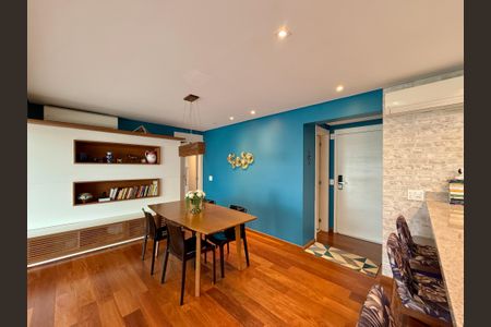 Apartamento para alugar com 86m², 2 quartos e 1 vagaSala 