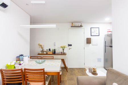 Apartamento à venda com 49m², 2 quartos e 1 vaga Apartamento à venda com 49m², 2 quartos e 1 vagaSala
