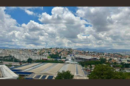 Vista  de apartamento à venda com 2 quartos, 50m² em Califórnia, Contagem