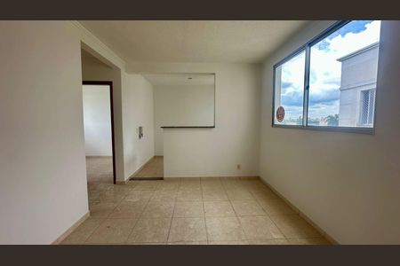 Sala  de apartamento à venda com 2 quartos, 50m² em Califórnia, Contagem