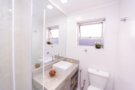 Casa à venda com 125m², 2 quartos e 2 vagas Casa à venda com 125m², 2 quartos e 2 vagasBanheiro