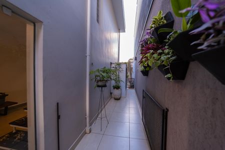 Casa à venda com 125m², 2 quartos e 2 vagas Casa à venda com 125m², 2 quartos e 2 vagasCorredor Lateral