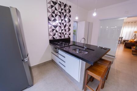 Casa à venda com 125m², 2 quartos e 2 vagas Casa à venda com 125m², 2 quartos e 2 vagasCozinha
