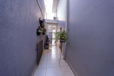 Casa à venda com 125m², 2 quartos e 2 vagas Casa à venda com 125m², 2 quartos e 2 vagasCorredor Lateral