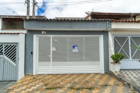 Casa à venda com 136m², 2 quartos e 2 vagasFachada