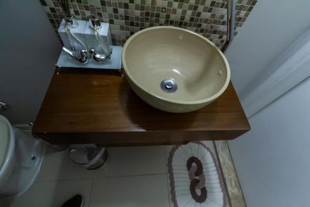 Casa à venda com 136m², 2 quartos e 2 vagasLavabo