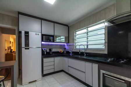 Casa à venda com 136m², 2 quartos e 2 vagasCozinha