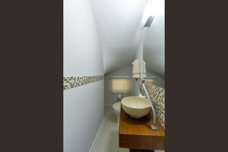 Casa à venda com 136m², 2 quartos e 2 vagasLavabo