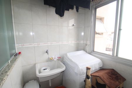 Casa à venda com 60m², 2 quartos e 1 vagaÁrea de Serviço