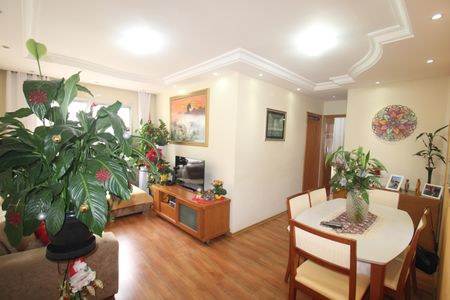 Casa à venda com 60m², 2 quartos e 1 vagaSala