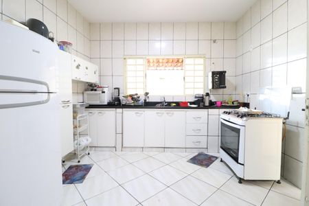 Casa para alugar com 120m², 4 quartos e 2 vagasCozinha