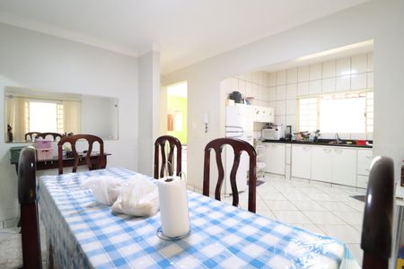 Casa para alugar com 120m², 4 quartos e 2 vagasSala de Jantar