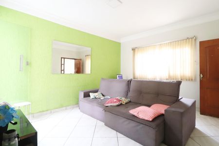 Sala de casa para alugar com 4 quartos, 120m² em Jardim das Palmeiras, Uberlândia