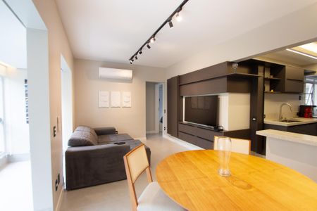 Apartamento para alugar com 72m², 2 quartos e 1 vagaSala