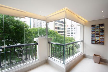 Apartamento para alugar com 72m², 2 quartos e 1 vagavaranda sala