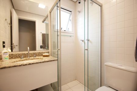 Apartamento para alugar com 72m², 2 quartos e 1 vagabanheiro corredor