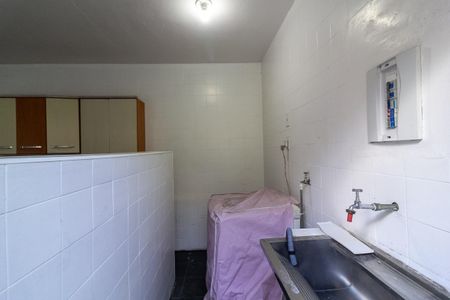 Casa para alugar com 73m², 2 quartos e 1 vagaÁrea de Serviço