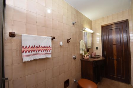 Casa para alugar com 250m², 2 quartos e 4 vagasBanheiro