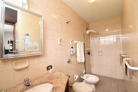 Casa para alugar com 250m², 2 quartos e 4 vagasBanheiro da Suíte