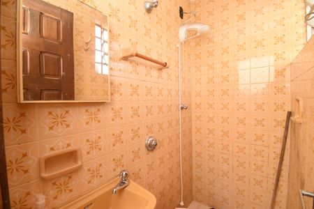 Casa para alugar com 250m², 2 quartos e 4 vagasBanheiro de serviço