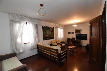 Casa para alugar com 250m², 2 quartos e 4 vagasSala de TV