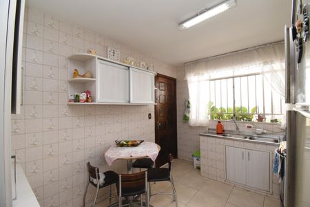 Casa para alugar com 250m², 2 quartos e 4 vagasCozinha