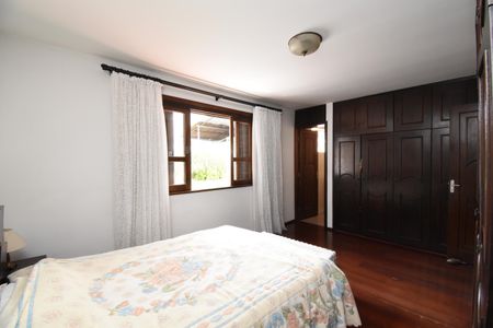 Casa para alugar com 250m², 2 quartos e 4 vagasSuíte