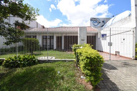 Casa para alugar com 250m², 2 quartos e 4 vagasFachada