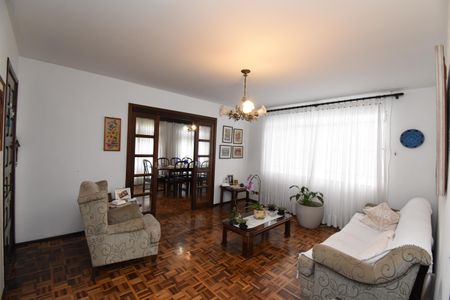 Casa para alugar com 250m², 2 quartos e 4 vagasSala