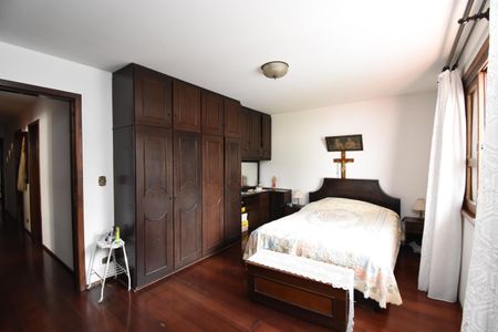 Casa para alugar com 250m², 2 quartos e 4 vagasSuíte