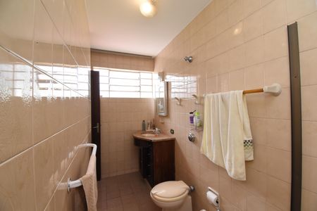 Casa para alugar com 250m², 2 quartos e 4 vagasBanheiro da Suíte