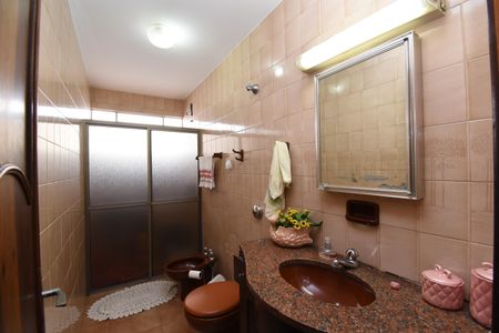 Casa para alugar com 250m², 2 quartos e 4 vagasBanheiro