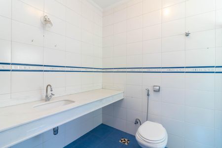 Casa para alugar com 201m², 2 quartos e 2 vagasBanheiro da Suíte 2