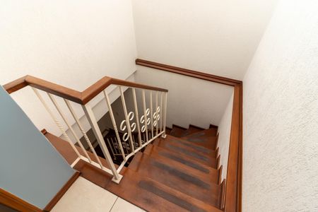 Casa para alugar com 201m², 2 quartos e 2 vagasEscada