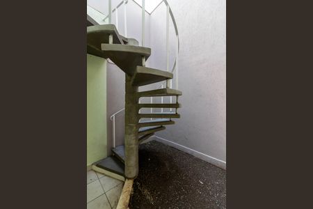 Casa para alugar com 201m², 2 quartos e 2 vagasGaragem - Escada